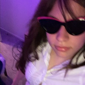 Meet your Posher, Harmony